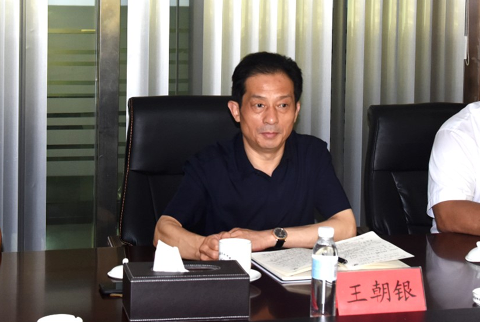 以书结缘四海宾朋以书助推中国教育内蒙古鄂尔多斯新华