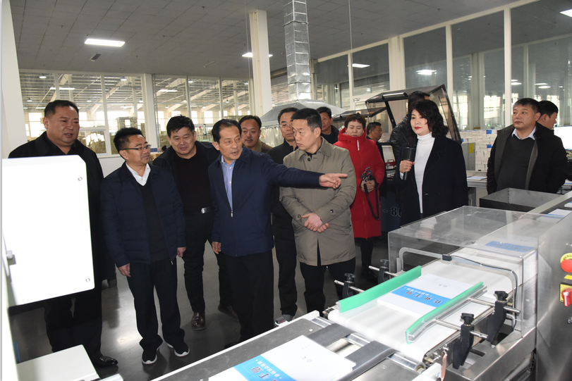 座谈中,王朝银董事长首先对两校领导一行莅临金榜苑调研表示热烈欢迎