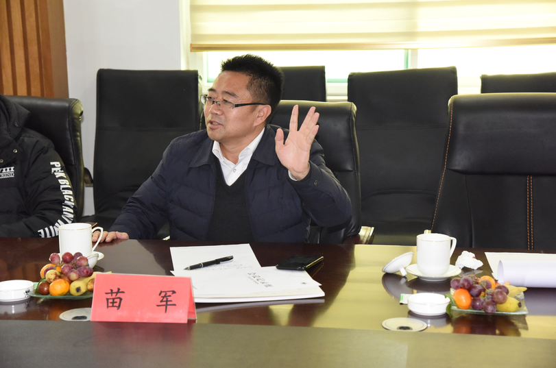 座谈中,王朝银董事长首先对两校领导一行莅临金榜苑调研表示热烈欢迎