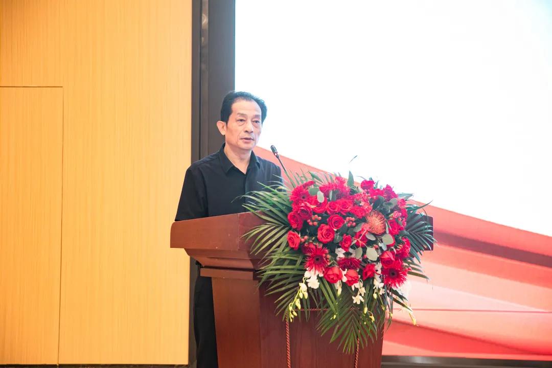 公司董事长 王朝银中国书刊发行业协会民营书业工作委员会副主任委员