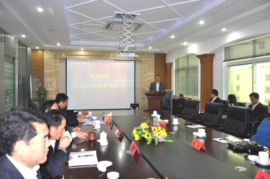 董事长王朝银介绍了集团产品结构和集团发展思路,表达了对专家组由衷